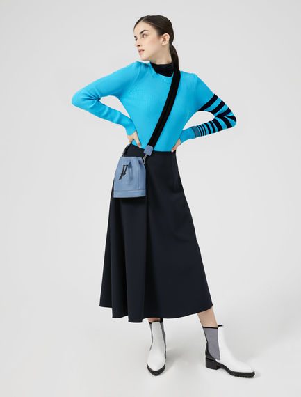 Maglia in viscosa con manica a righe