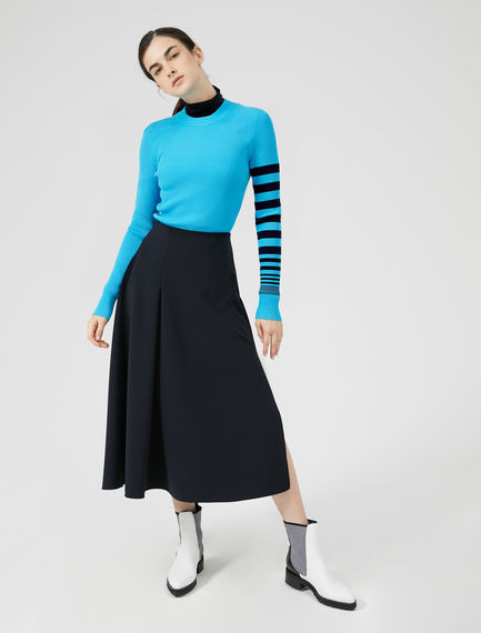 Maglia in viscosa con manica a righe