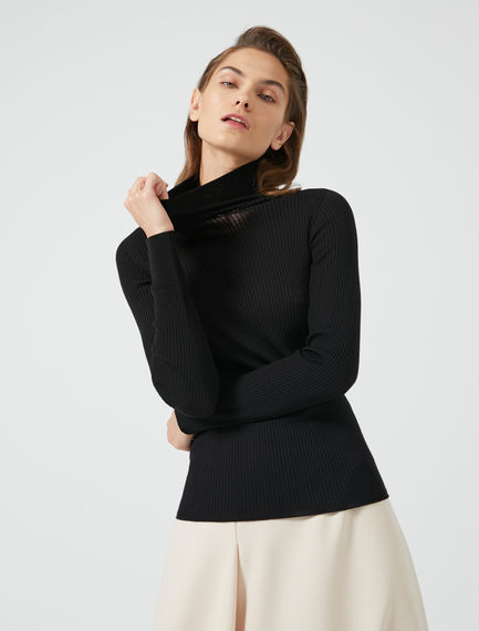 Maglia roll-neck a coste
