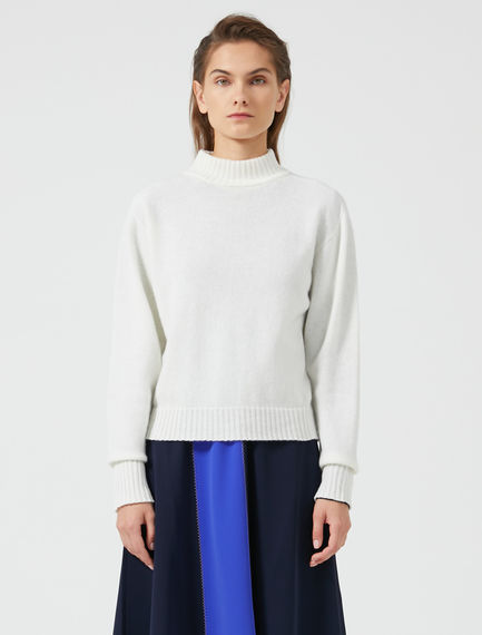 Maglia in lana a collo alto
