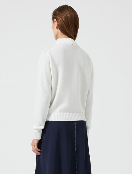 Maglia in lana a collo alto