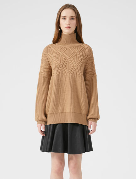 Maglia jacquard con collo a imbuto