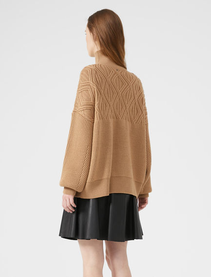 Maglia jacquard con collo a imbuto