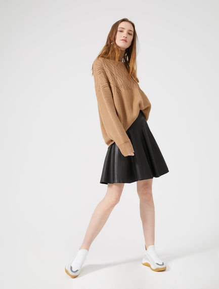 Maglia jacquard con collo a imbuto