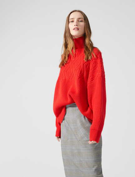 Maglia jacquard con collo a imbuto