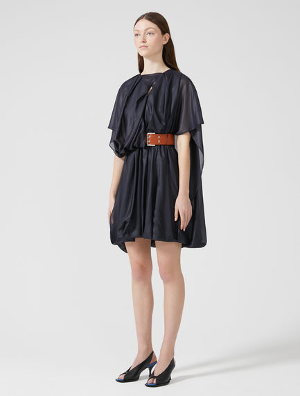 Abito in chiffon con cintura