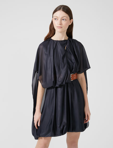 Abito in chiffon con cintura