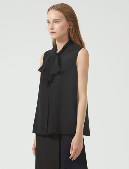 Top con collo a foulard