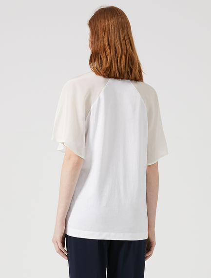 T-shirt con maniche a petalo