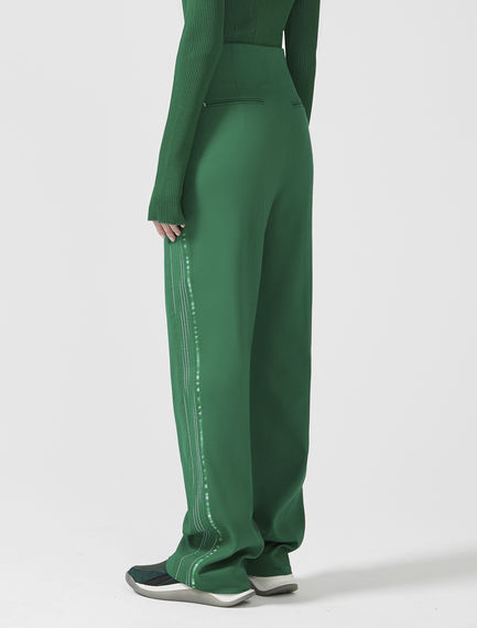 Pantaloni ampi
