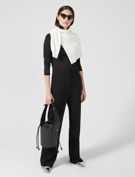 Pantaloni sartoriali flare