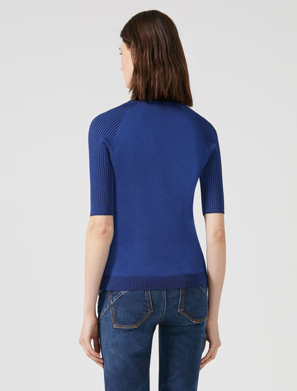 T-shirt con maniche raglan