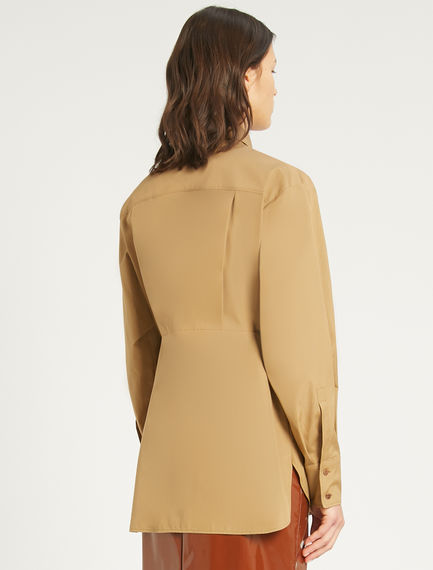 Camicia con tasche applicate