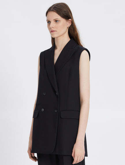 Sleeveless blazer