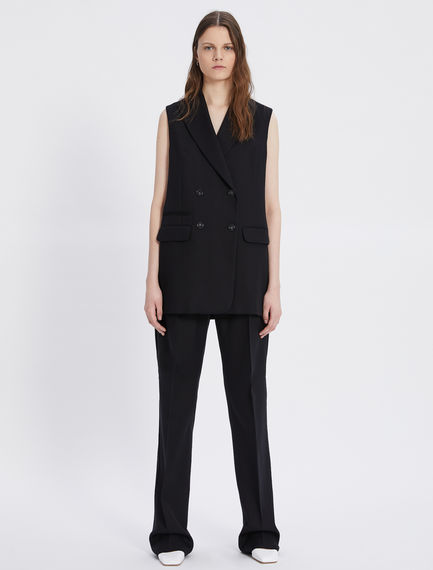 Sleeveless blazer