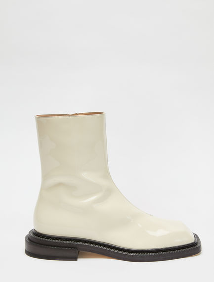 Bootie in vernice