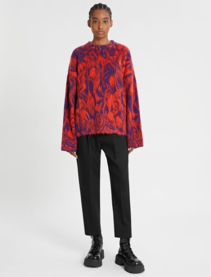 Carrot-fit trousers