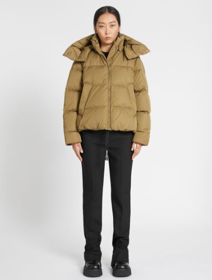Piumino boxy con cappuccio staccabile