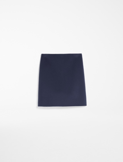 Short wool skirt