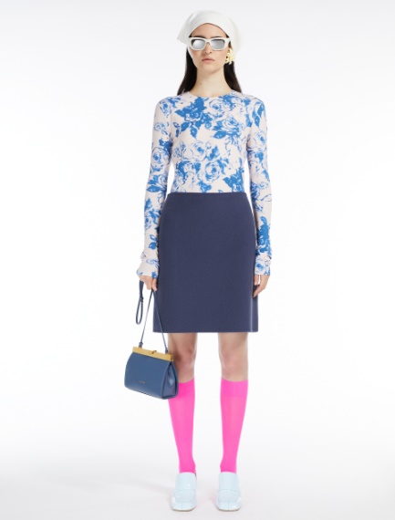 Short wool skirt