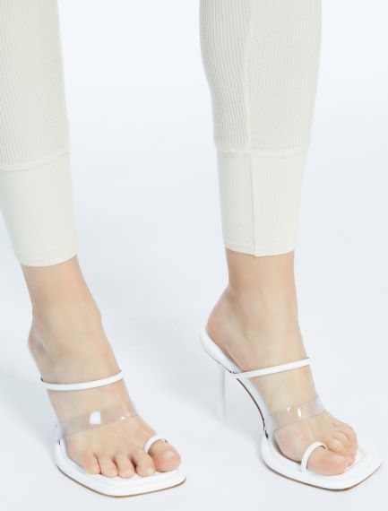 T-post sandals