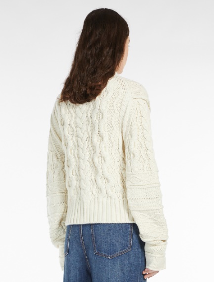 Wool jumper with heart