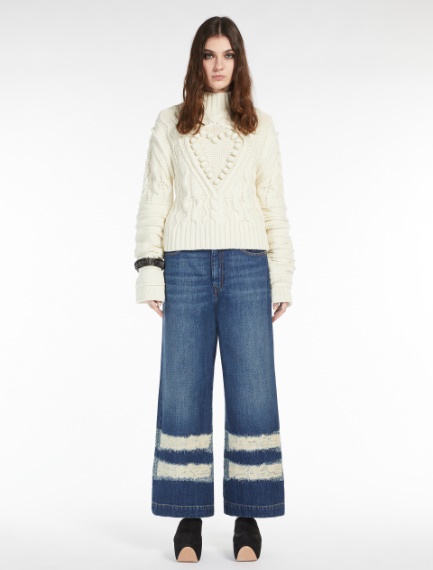 Wool jumper with heart
