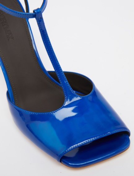 Sandalo T-strap in vernice