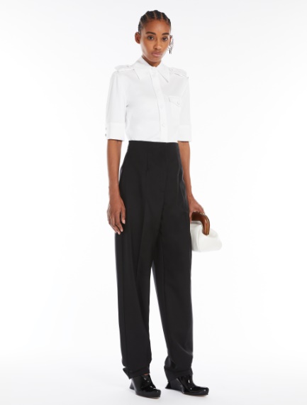 Shirt with epaulettes