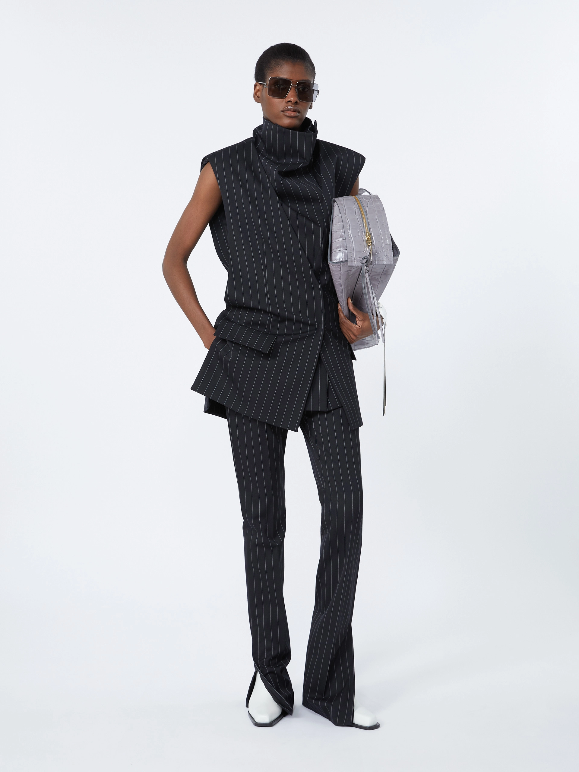 Sleeveless pinstripe wool jacket - BLACK - Sportmax